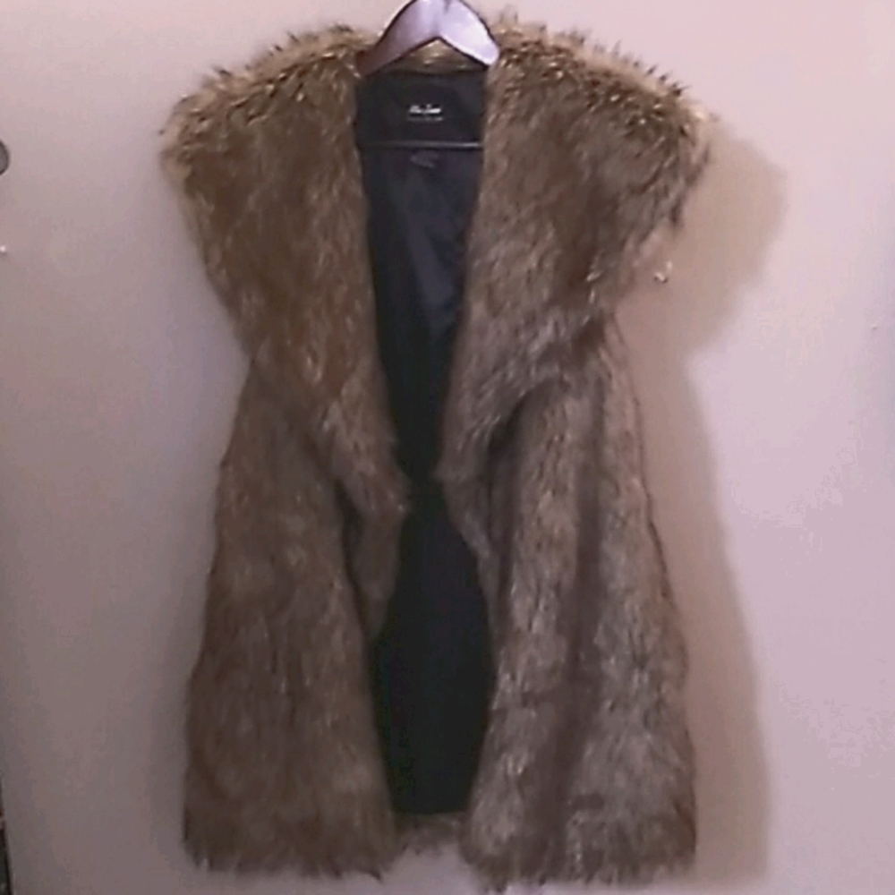 Me Jane Faux Fur Vest
